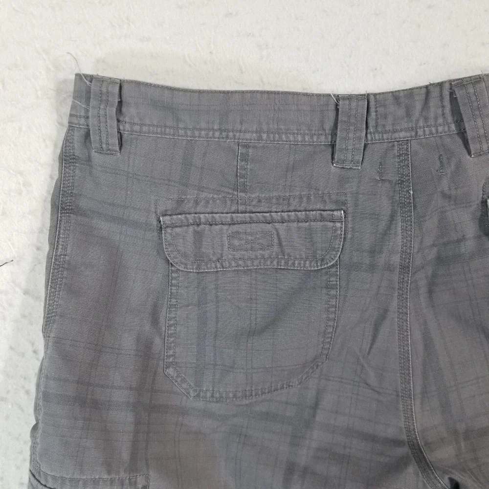 The North Face cargo hiking shorts men's 40x12 gray plaid outdoor adventure